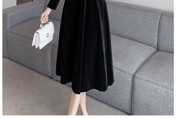 Long-Sleeve Crew Neck Plain Faux Pearl Accent Velvet Midi A-Line Dress