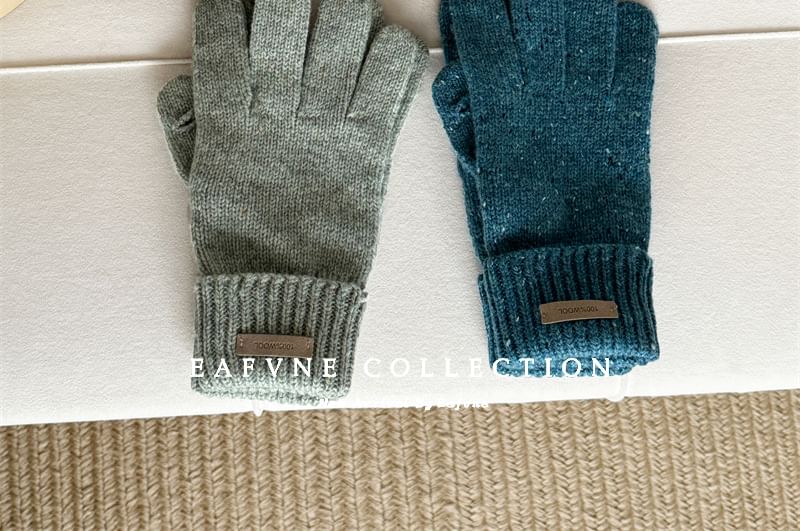 Wool Touchscreen Applique Gloves Lettering Knit