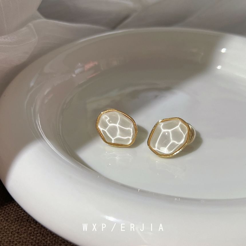 Faux Alloy Ear Irregular Gemstone Cuff