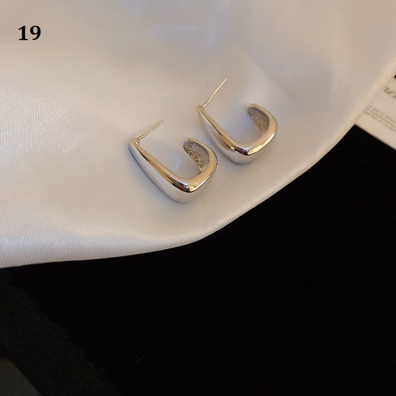 Silver Designs) Tone Earring (Various