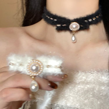 Faux Pearl Pendant Chenille Choker