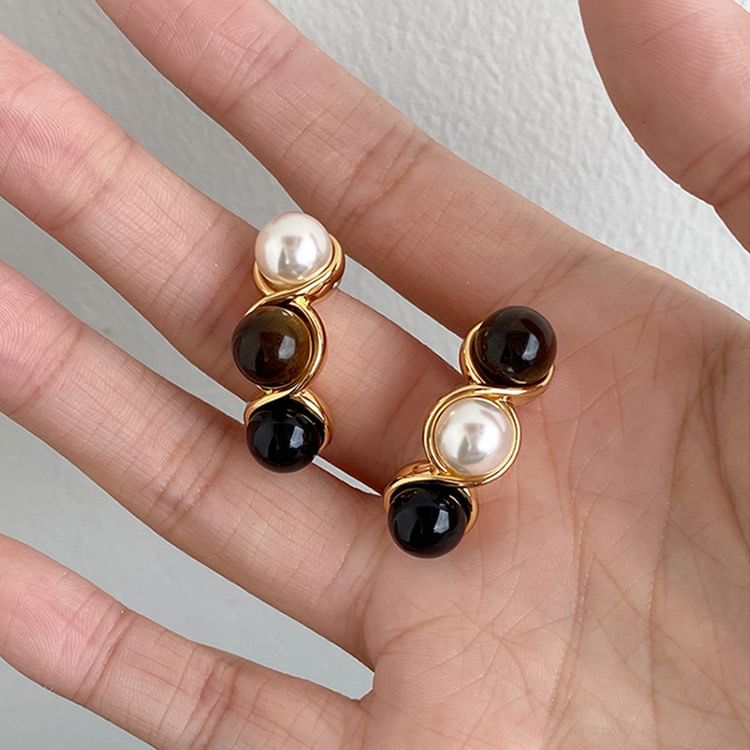 Faux Pearl Stud Earring