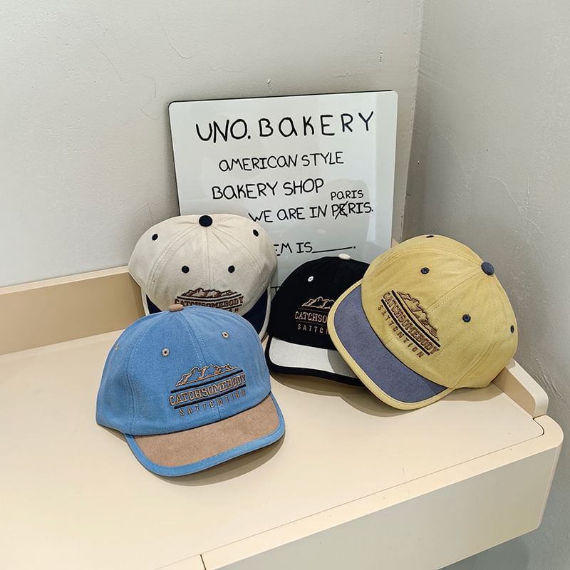 Color Embroidered Brim Short Cap Lettering Panel