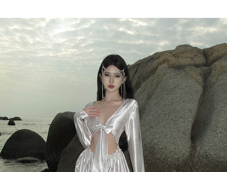 Dress Long-Sleeve Cutout A-Line Maxi V-Neck