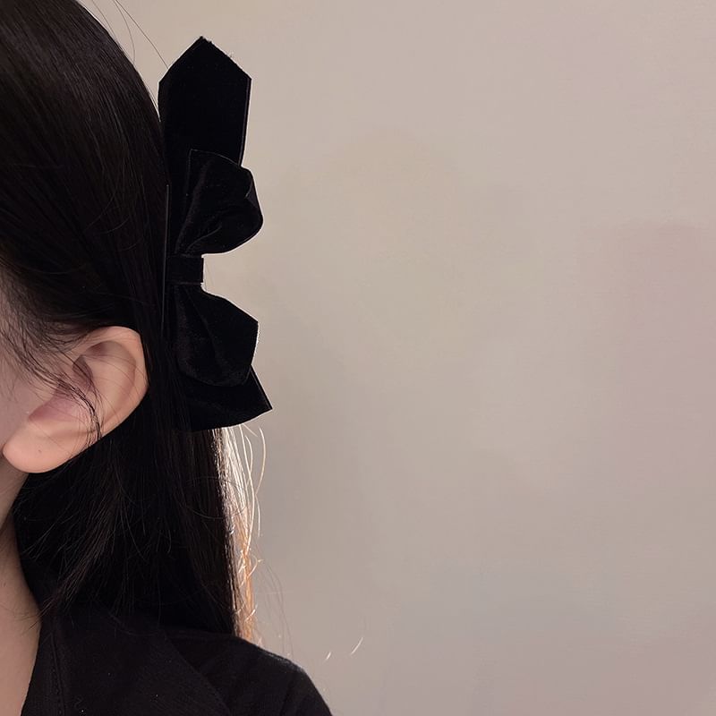 Clip of Velvet Set Bow 2: Hair