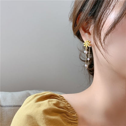 Floral Faux Pearl Asymmetrical Alloy Dangle Earring