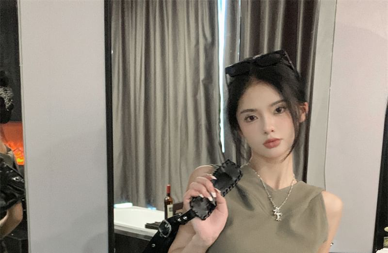 Mini Plain Hooded Skirt / Print Crop Sleeveless Top Camo