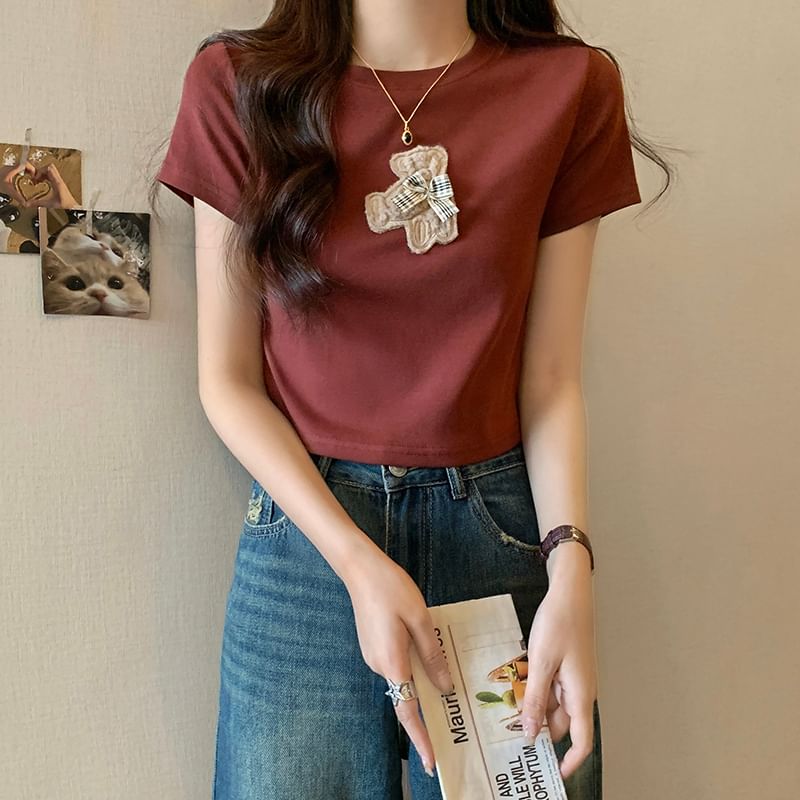 Short-Sleeve Crew Neck Bear Embroidered Cropped T-Shirt