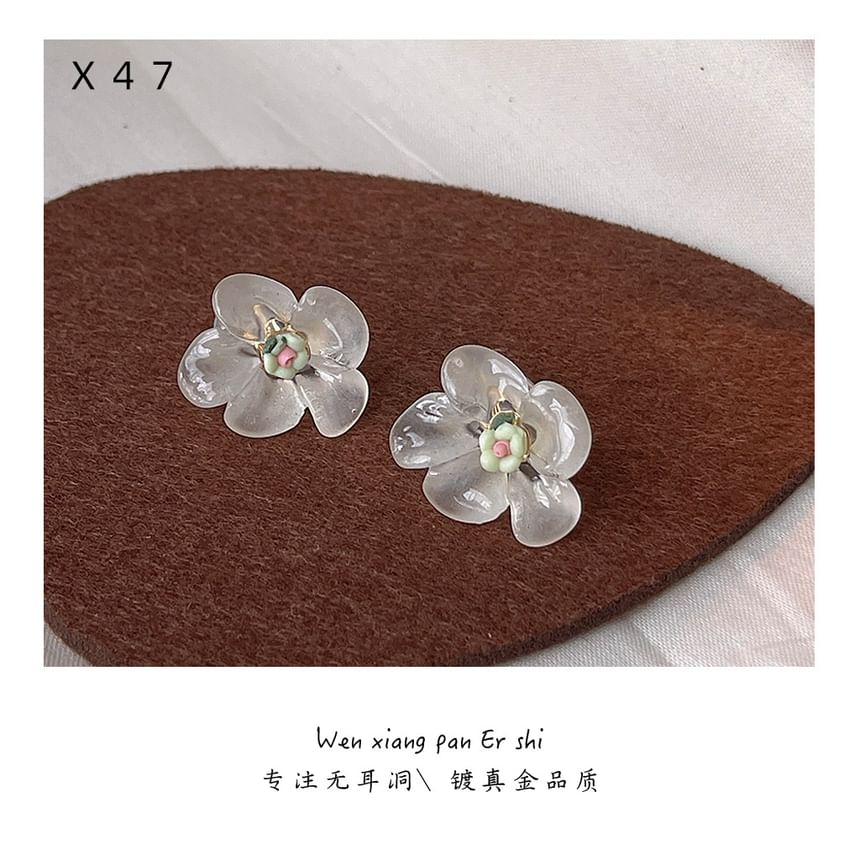 Resin Earring Floral Ceramic Stud