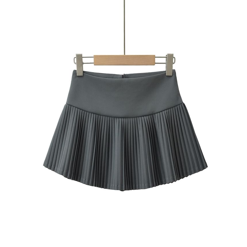 Pleated Mini Skirt with Mid Rise Plain Design