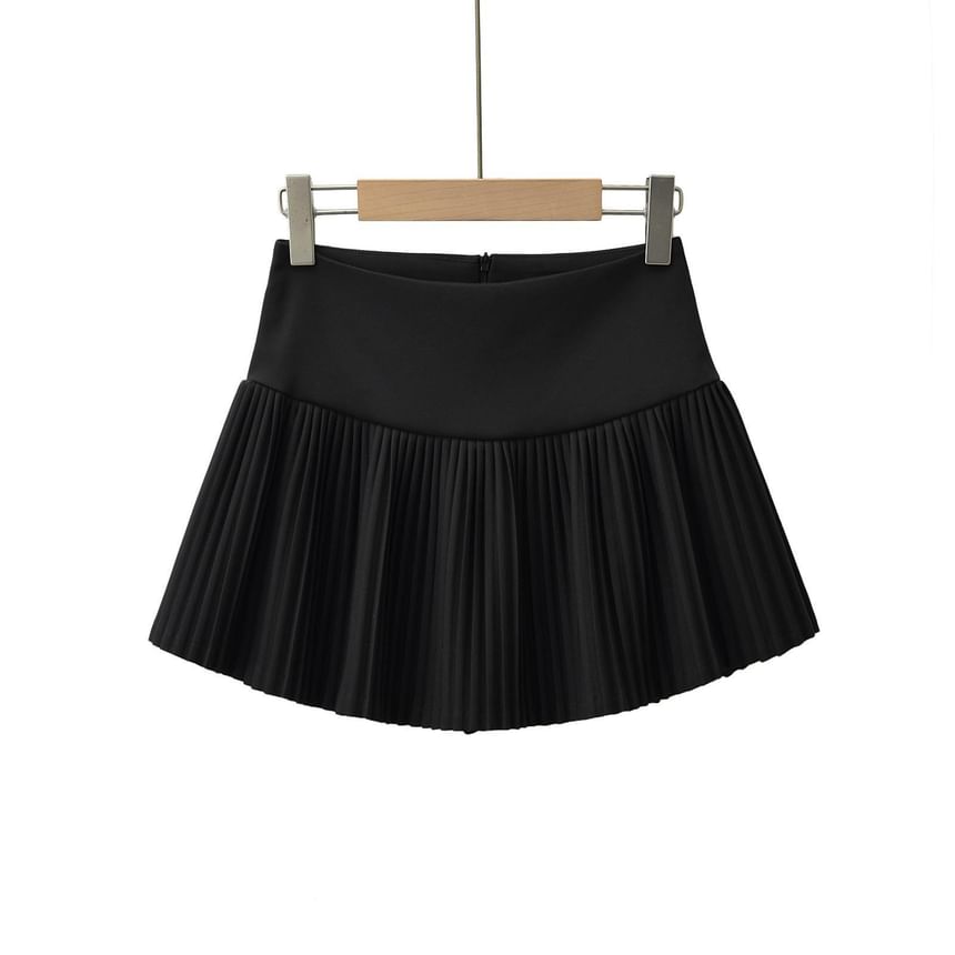 Pleated Mini Skirt with Mid Rise Plain Design