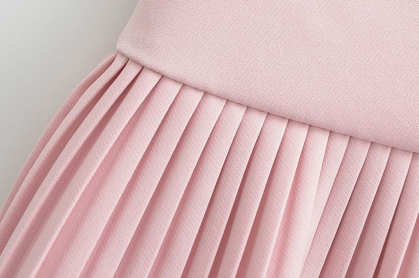 Pleated Mini Skirt with Mid Rise Plain Design