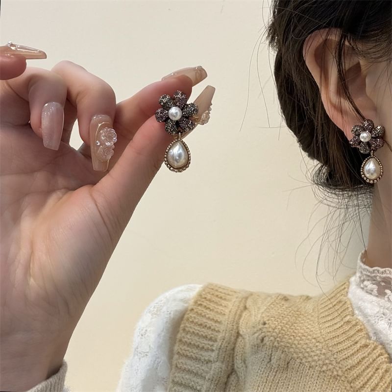 Faux Drop Pearl Earring