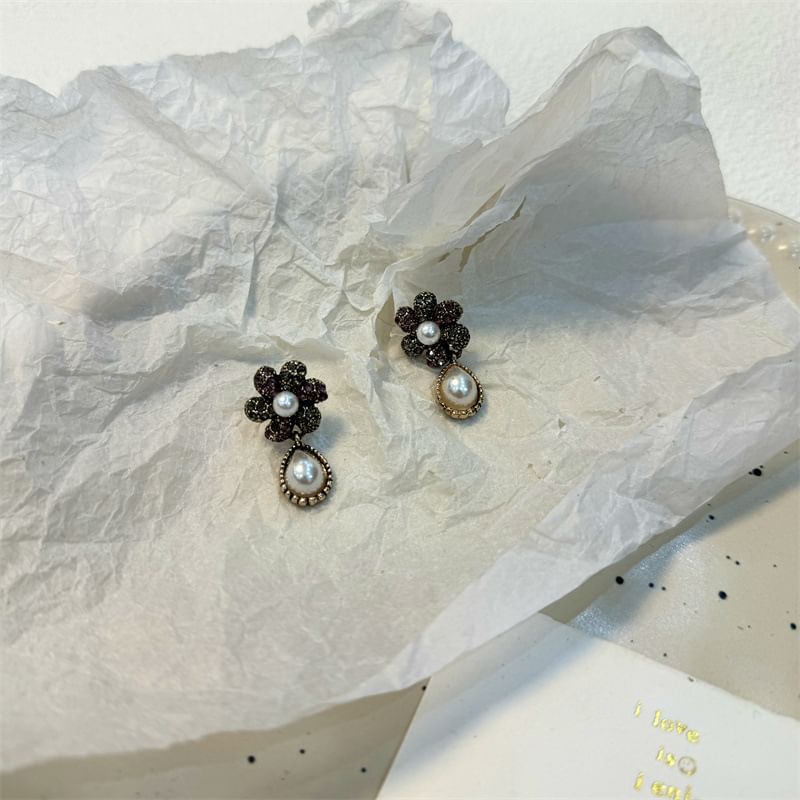 Faux Drop Pearl Earring