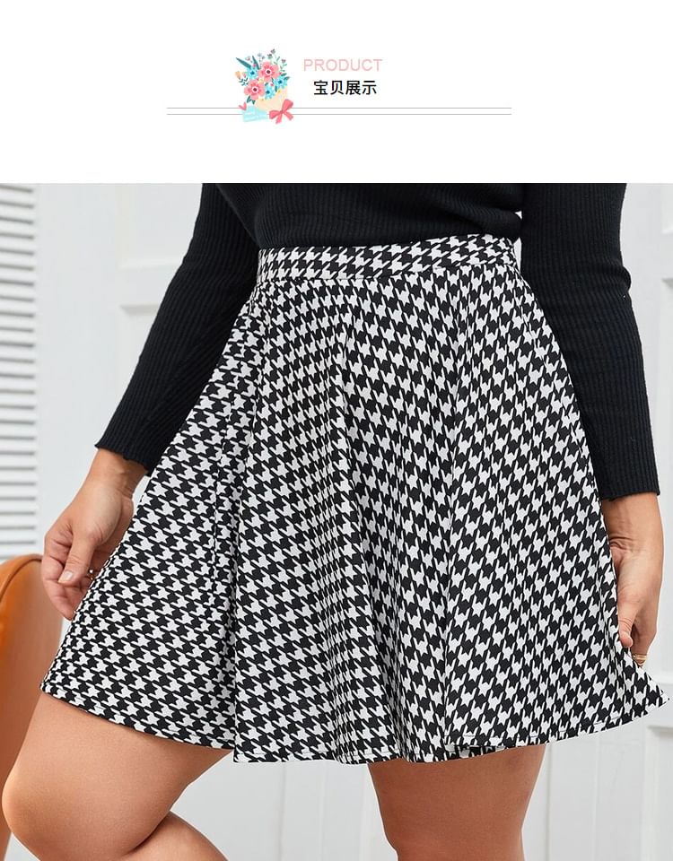 Houndstooth A-Line Mini Skirt with High Rise - Plus Size