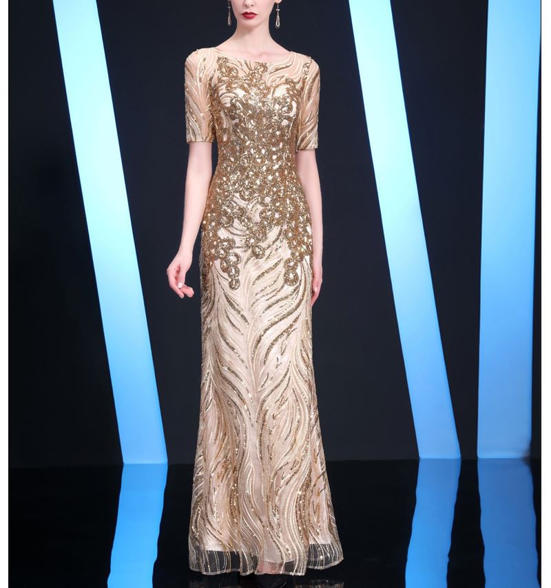 Short-Sleeve Round Neck Patterned Sequin Trumpet Evening Gown