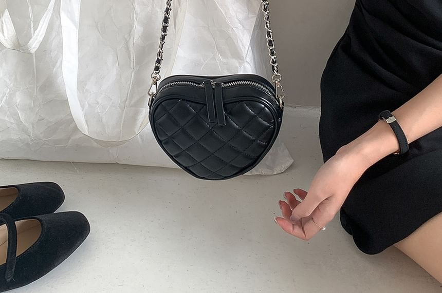 Chain Strap Heart Quilted Crossbody Bag