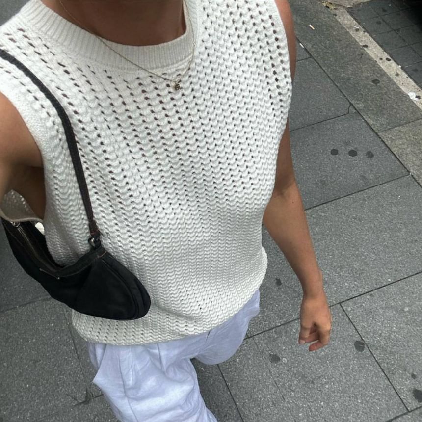 Round Knit Plain Sleeveless Neck Top