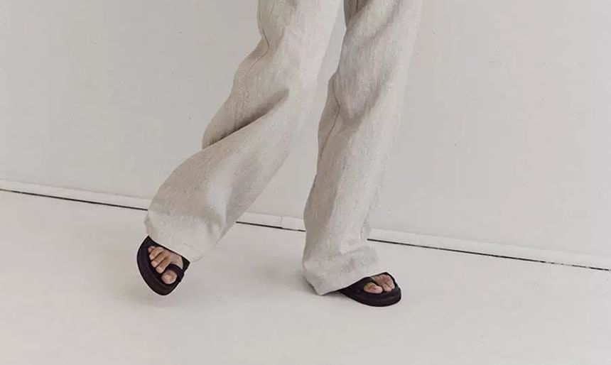 Round Knit Plain Sleeveless Neck Top