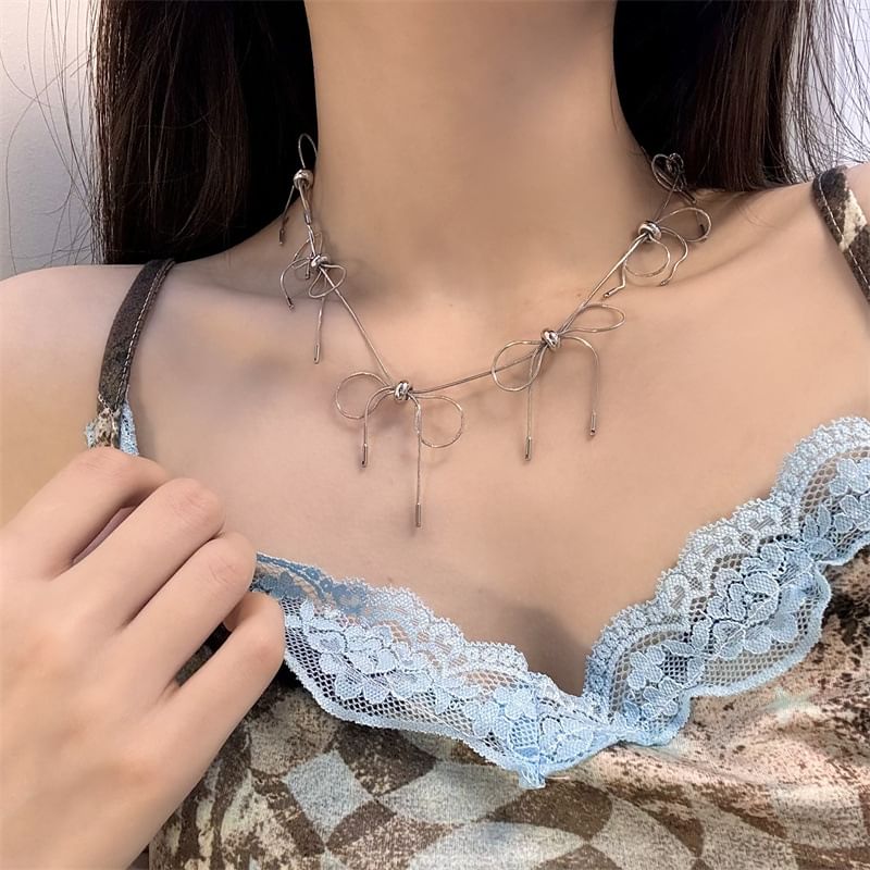 Bow Alloy Choker