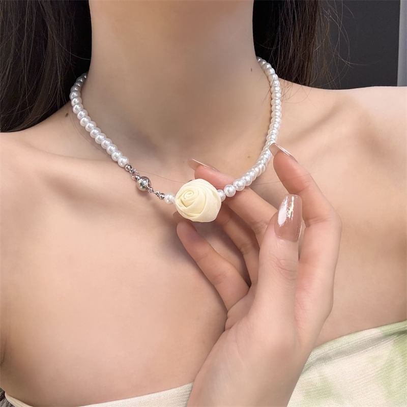 Necklace Floral Faux Pearl