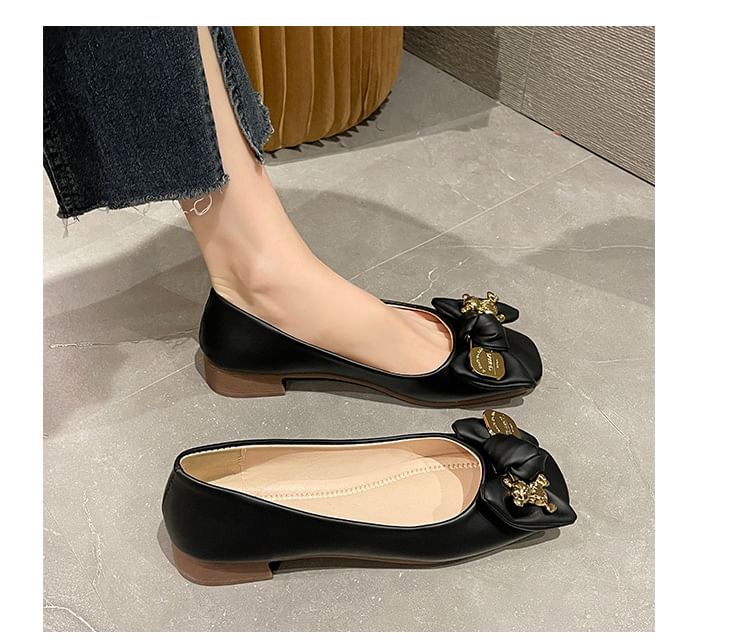 Bow Toe Square Flats Accent
