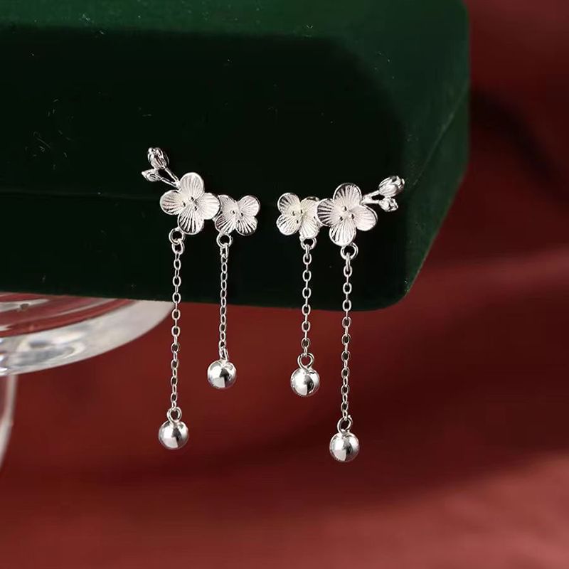 Floral Alloy Asymmetrical Dangle Earring