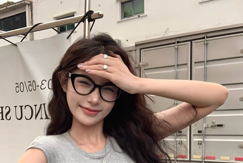 Backless Round Tee Short-Sleeve Plain Neck