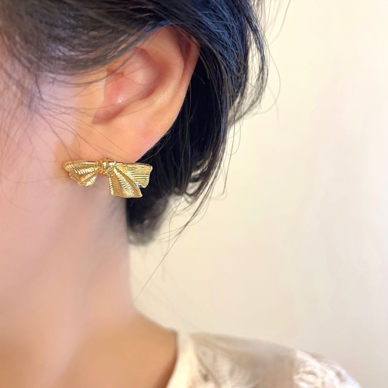 Ear Bow Stud