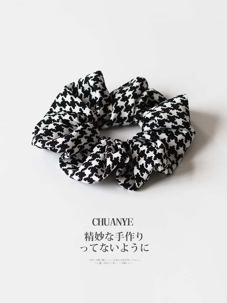 Bow / Houndstooth Print Fabric Scrunchie