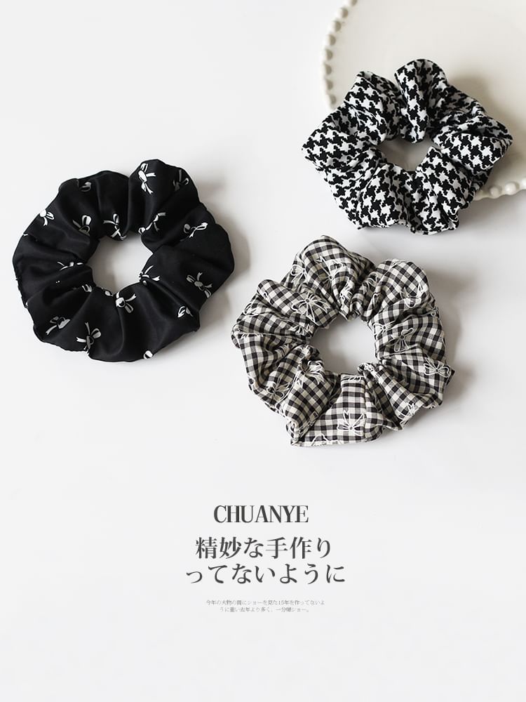 Bow / Houndstooth Print Fabric Scrunchie