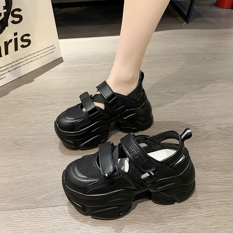 Cutout Sneakers Platform Panel