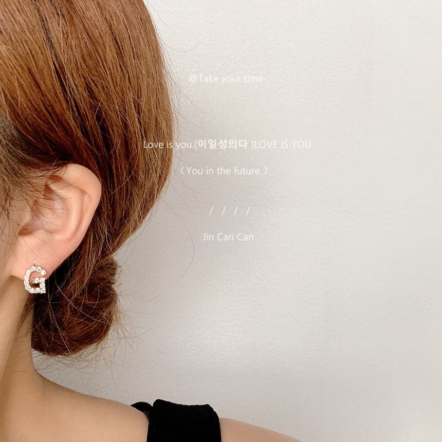 Rhinestone Lettering Ear Stud