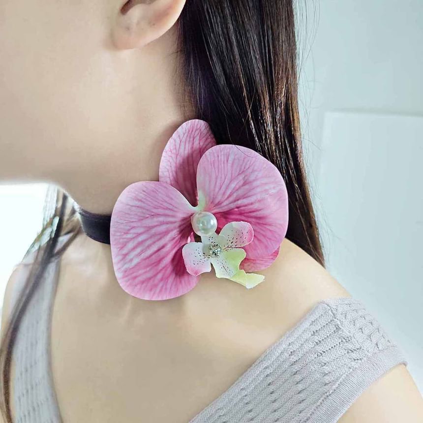 Floral Faux Leather Choker