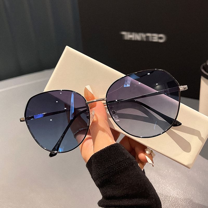 Metal Frame Round Sunglasses