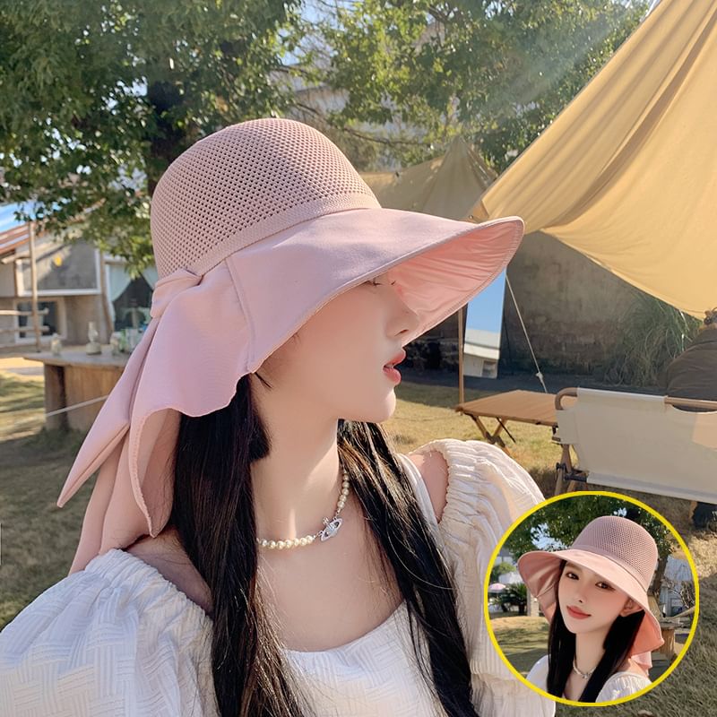 Flap Bow Neck with Sun Hat