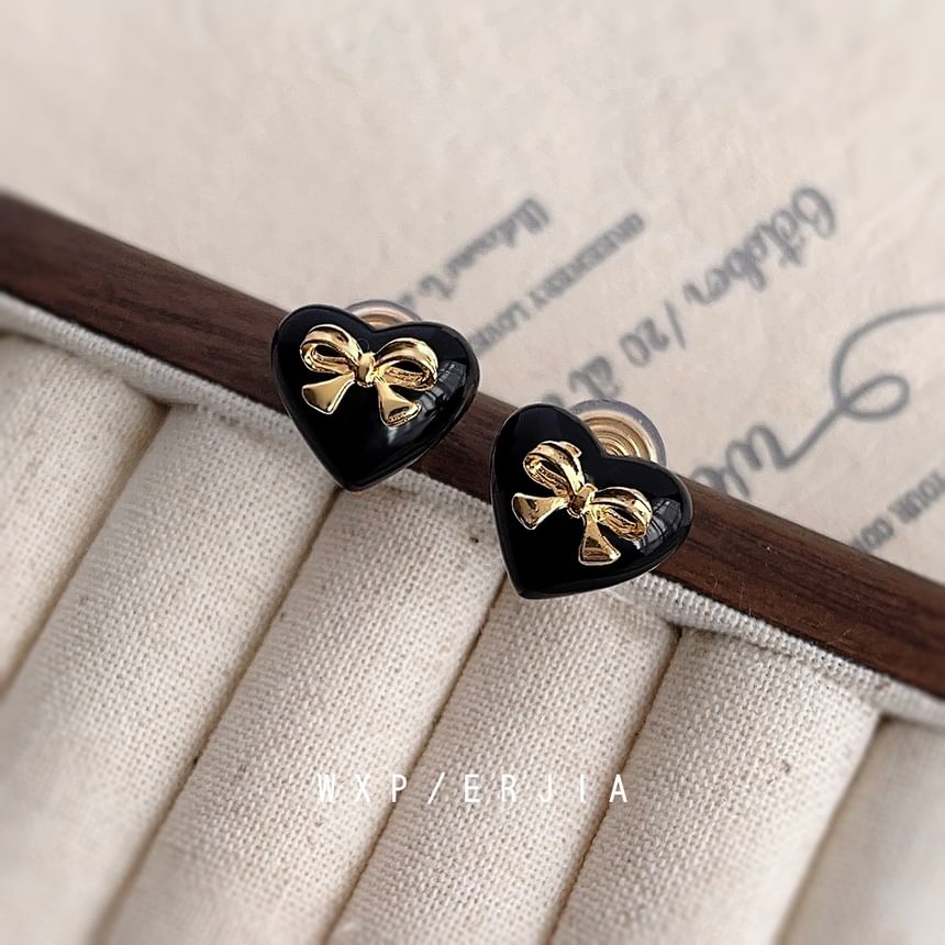 Bow Alloy Ear Heart Cuff