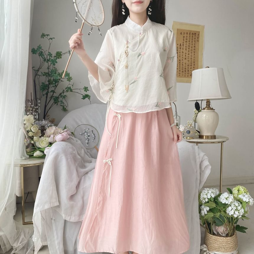 Set: Elbow-Sleeve Flower Embroidered Blouse + High Waist Plain Maxi A-Line Skirt