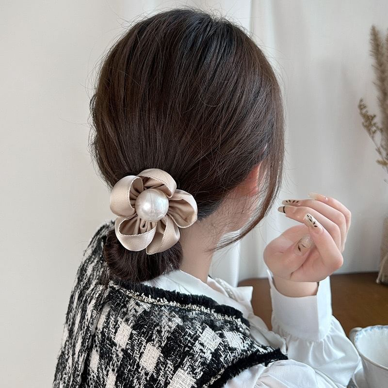 Floral Faux Pearl Hair Tie