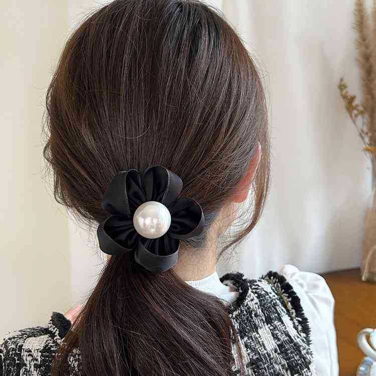 Floral Faux Pearl Hair Tie