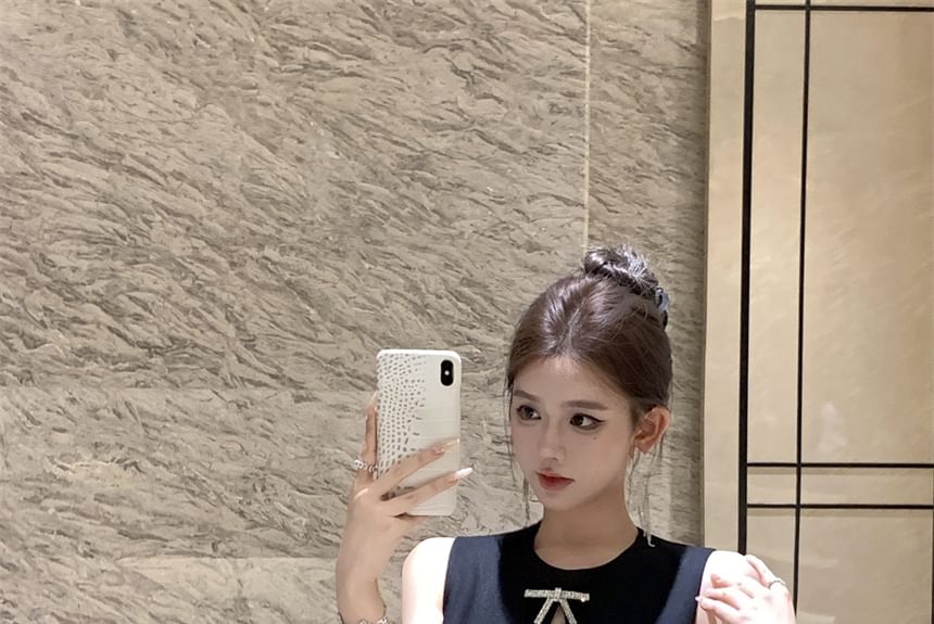 Sleeveless Round Neck Plain Rhinestone Bow Cutout Mini A-Line Dress