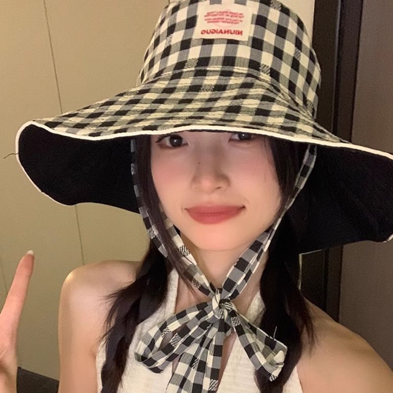 Chin Checkered Bucket With Strap Pattern Hat