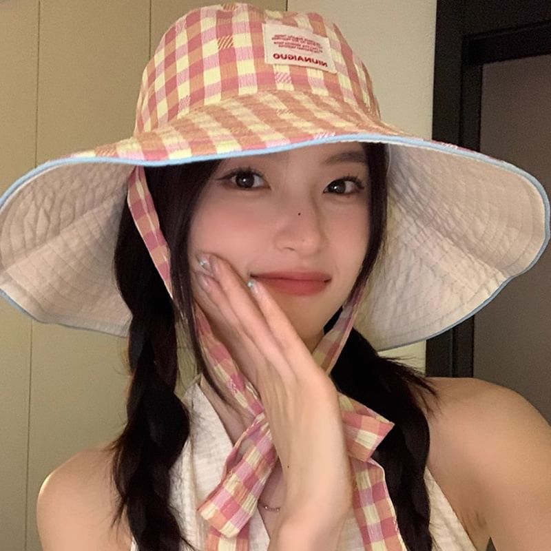 Chin Checkered Bucket With Strap Pattern Hat