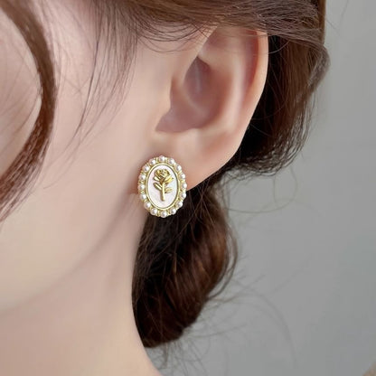 Flower Faux Pearl Stud Earring