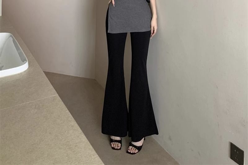 Sleeveless Crewneck Plain Top / Flared Pants