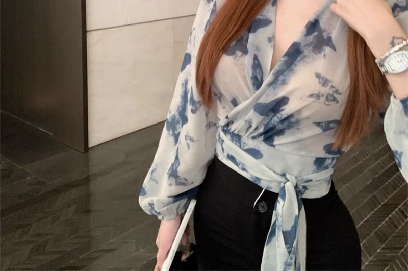 Long-Sleeve V-Neck Tie Dye Crop Top