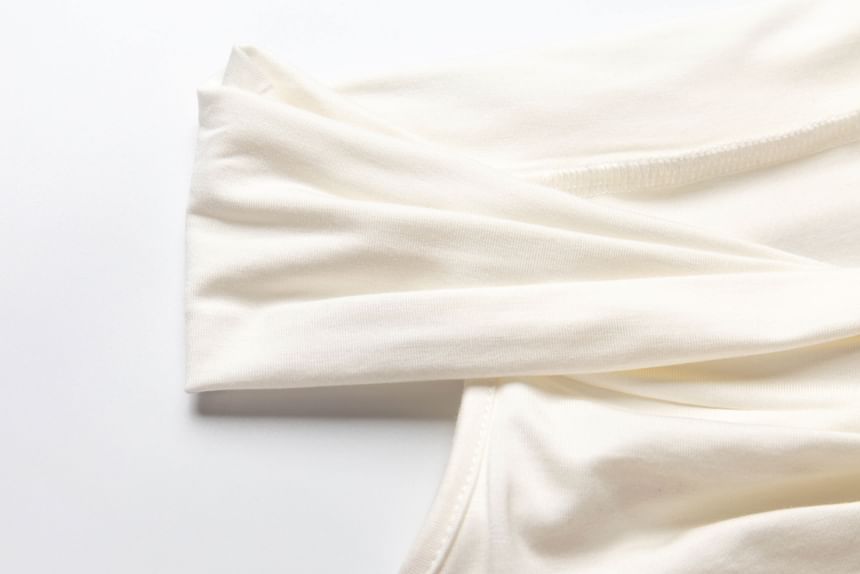 Ruched Off-Shoulder Accent Plain Short-Sleeve Slim Top Crop Floral Fit