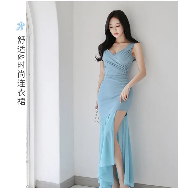 Sleeveless V-Neck Ruched Mermaid Dress with Side Slit