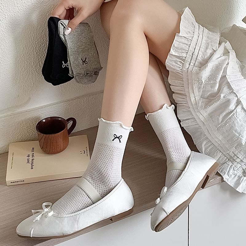 Bow Embroidered Lettuce Edge Socks