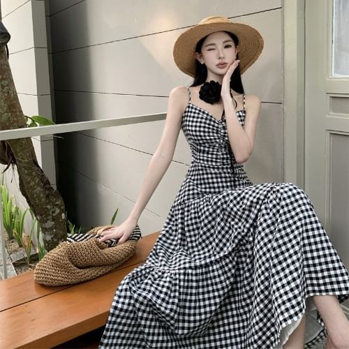 Thin Strap Checkered Ruched Maxi A-Line Dress
